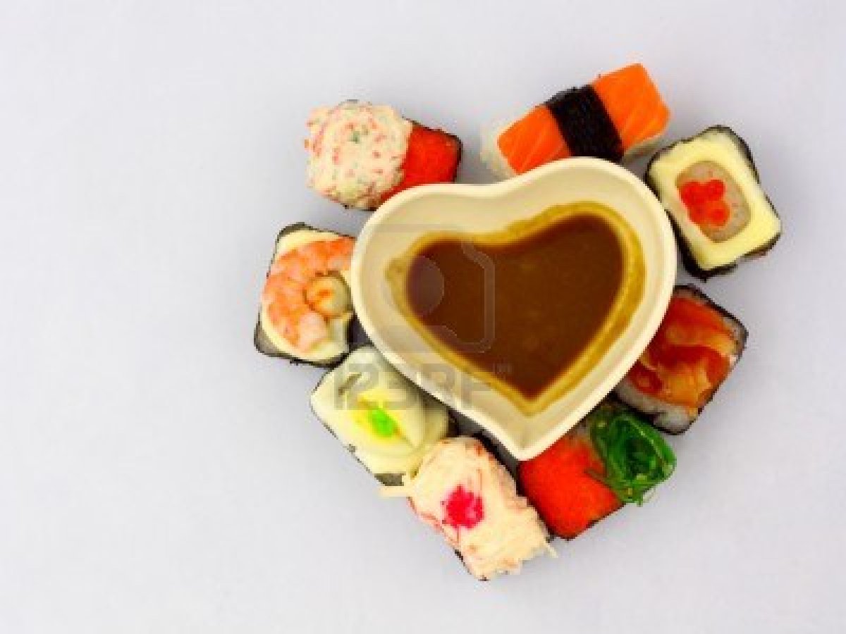 8861363-sushi-in-amore-collezione-di-sushi-a-forma-di-cuore